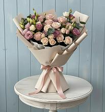 Букет цветов из:  Розы и Лизиантусы в Верхних Ачалуках