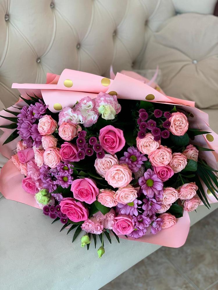 Букет цветов из: Хризантемы, Розы и Лизиантусы в Верхних Ачалуках