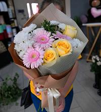 Букет цветов из:  Герберы, Розы и Хризантемы в Верхних Ачалуках