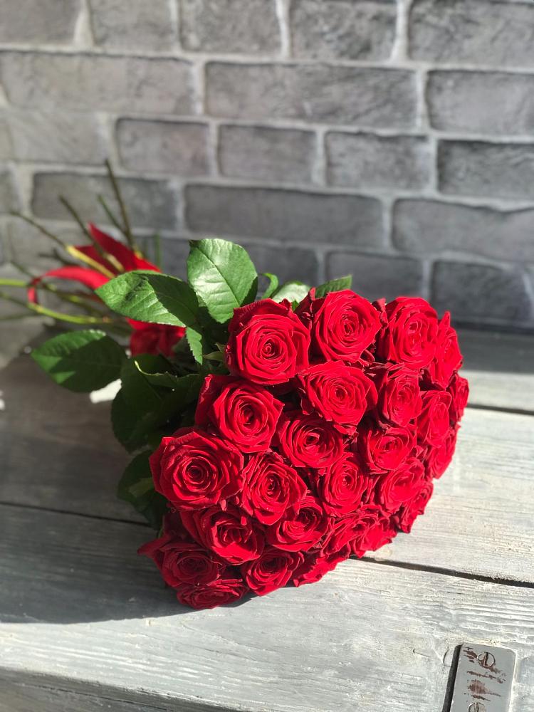 Букет Красные розы Фридом в Верхних Ачалуках