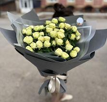 Букет Белые кустовые розы Солинеро в Верхних Ачалуках