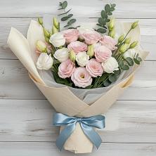 Букет цветов из:  Лизиантусы в Верхних Ачалуках