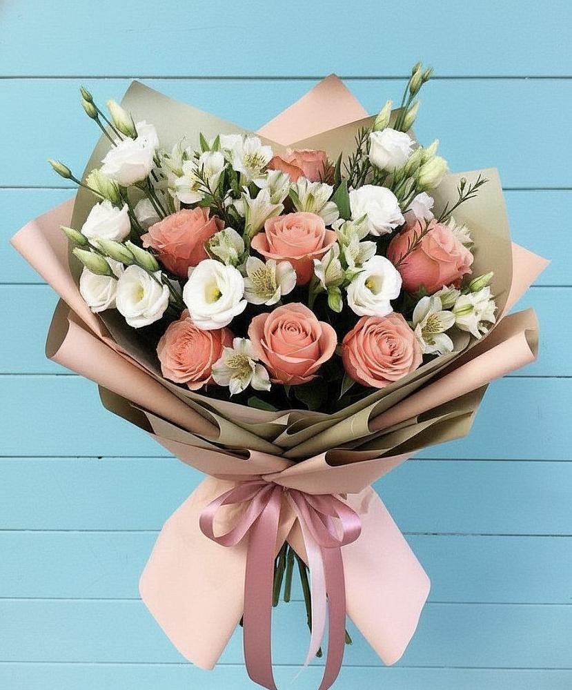 Букет цветов из: Розы, Альстромерии и Лизиантусы в Верхних Ачалуках