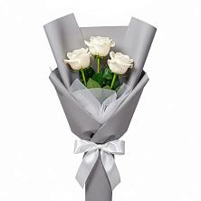 Букет 3 белые розы в Верхних Ачалуках