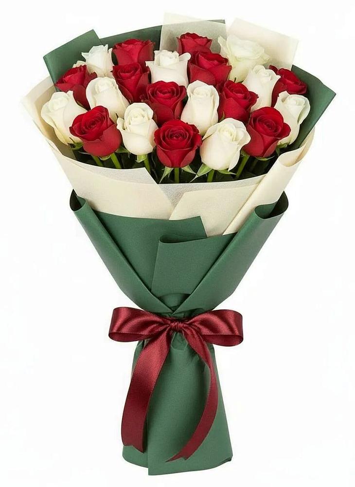 Букет Микс из красных и белых роз в Верхних Ачалуках