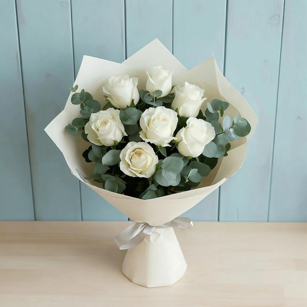 Букет Белые розы в Эвкалипте в Верхних Ачалуках