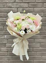 Букет цветов из:  Гвоздики, Розы, Лизиантусы и Хризантемы #REPLACE_PRED# Верхних Ачалуках