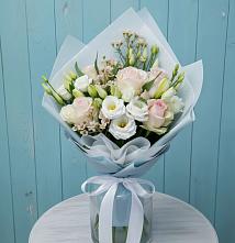 Букет цветов из:  Розы и Лизиантусы в Верхних Ачалуках