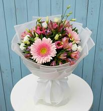 Букет цветов из:  Герберы, Альстромерии и Лизиантусы в Верхних Ачалуках
