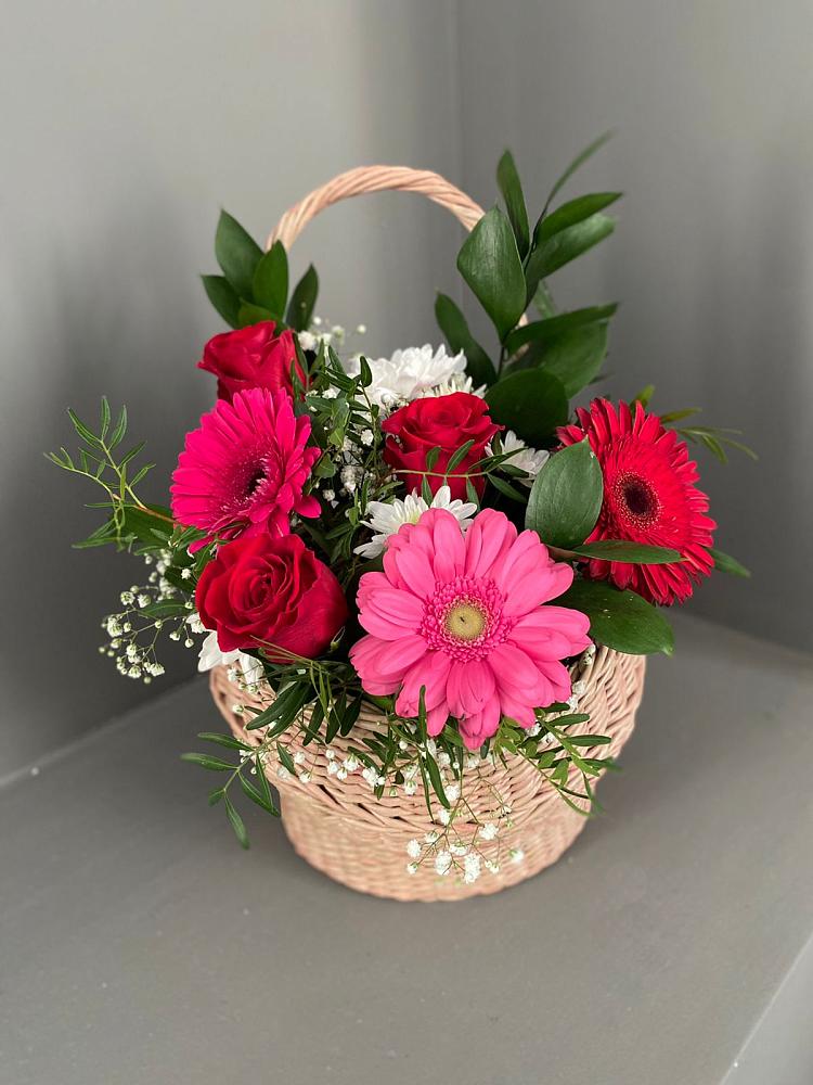 Цветочная композиция из Розы, Хризантемы и Герберы в корзине в Верхних Ачалуках