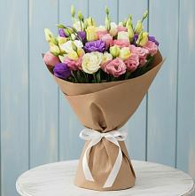 Букет цветов из:  Лизиантусы в Верхних Ачалуках