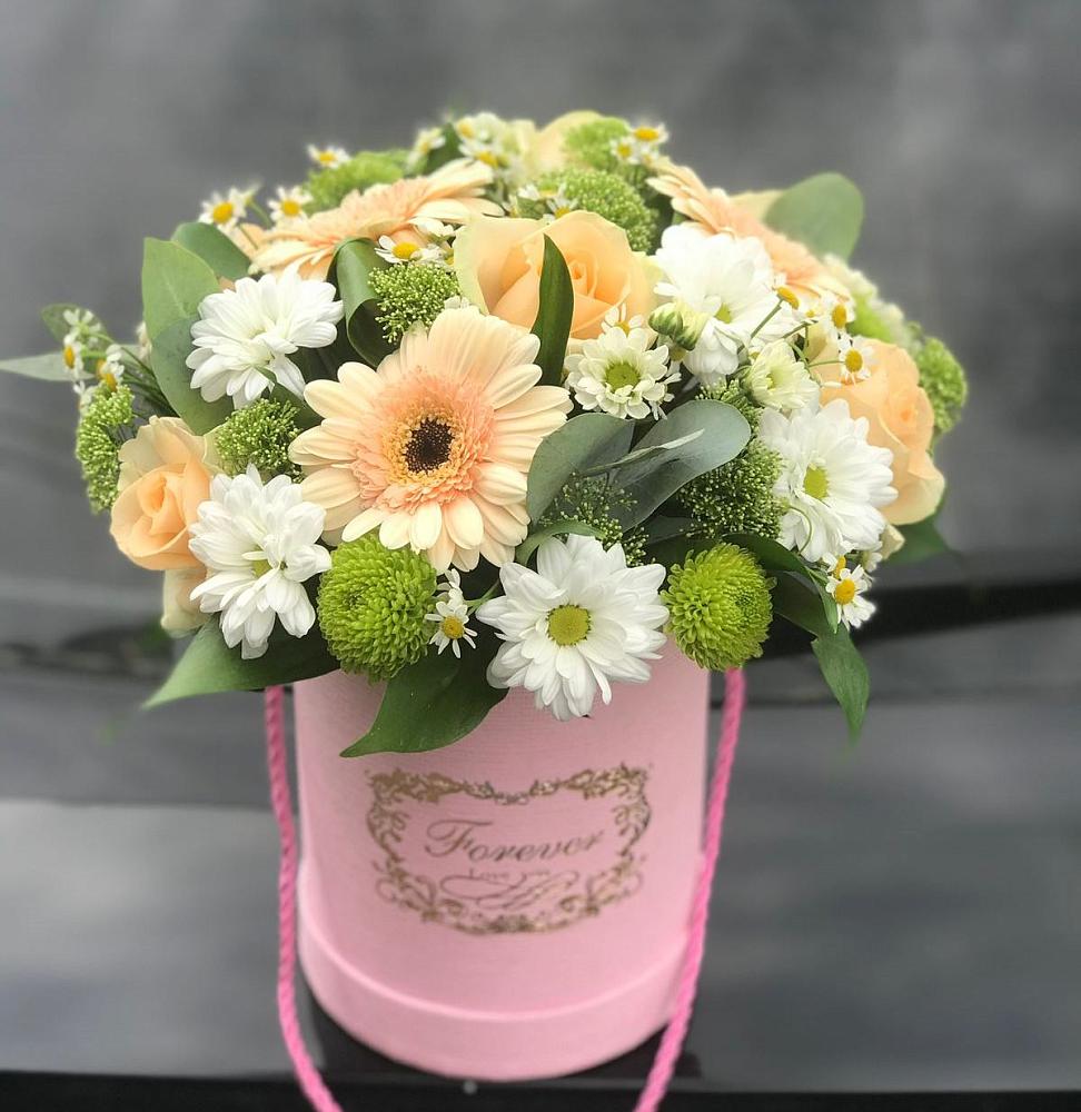 Цветочная композиция из Розы, Герберы и Хризантемы в шляпной коробке в Верхних Ачалуках