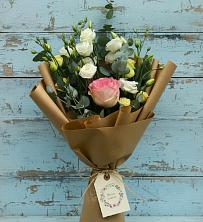 Букет цветов из:  Розы и Лизиантусы в Верхних Ачалуках