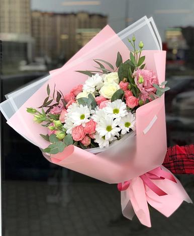 Букет цветов из: Розы, Лизиантусы и Хризантемы в Верхних Ачалуках